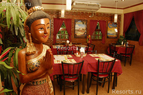 Expat Hotel 26